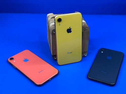 Mint Condition IPhone XR 64GB & 128GB Factory Unlo