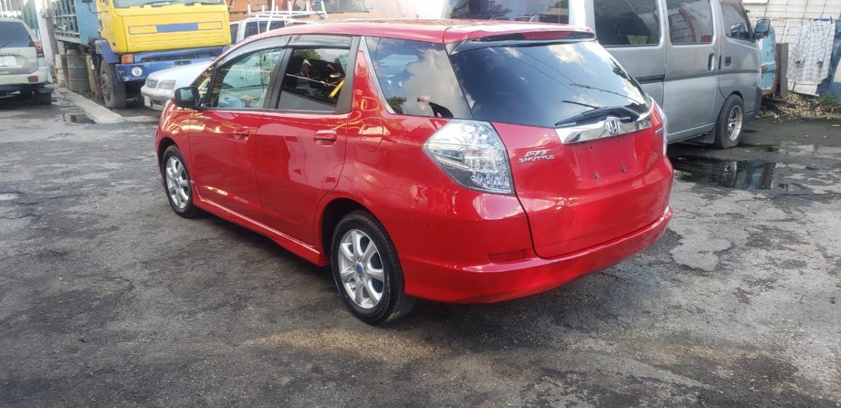 Honda fit shuttle 2011