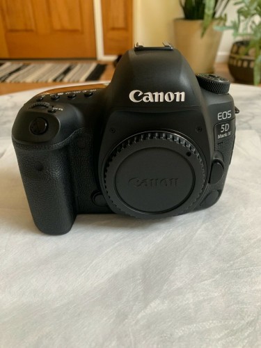 Canon 5D Mark IV WITH DOUBLE LENSES 