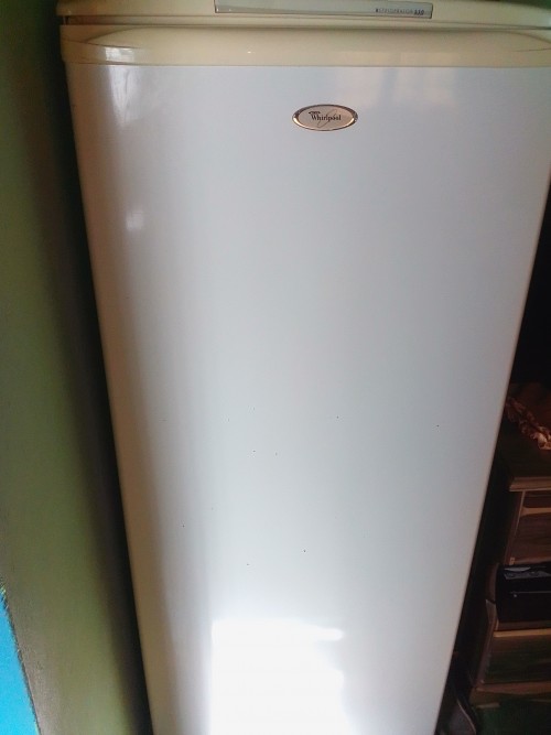 Old Refrigerator Don't Freeze (Whirlpool)