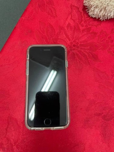 IPhone 7 (32 Gig) Mint Condition. Upgrading 
