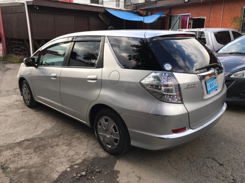 Honda fit shuttle hybrid