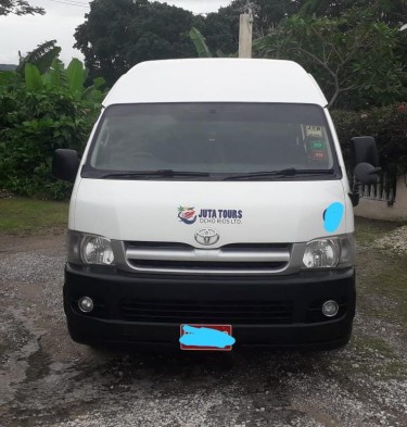 2005 Toyota Hiace