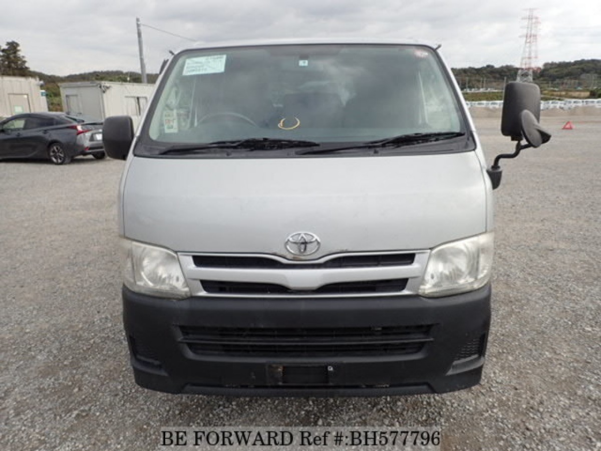 Тойота hiace 2011