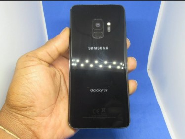 Samsung Galaxy S9 With Accessories New Condition