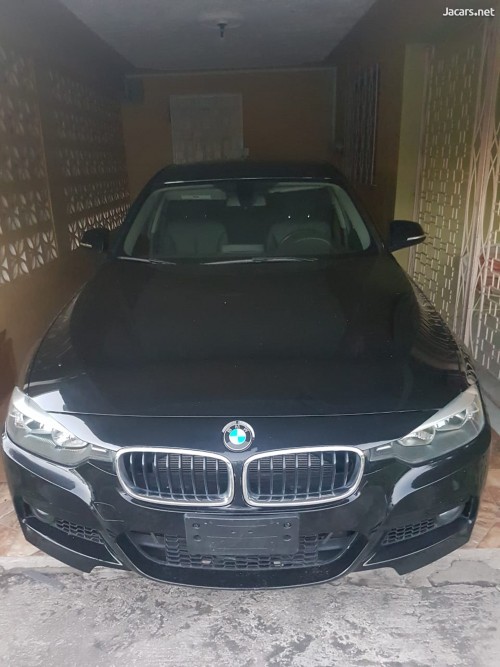 BMW 320i (X Drive) 2016