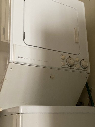 Maytag Washer/dryer - Large Capacity