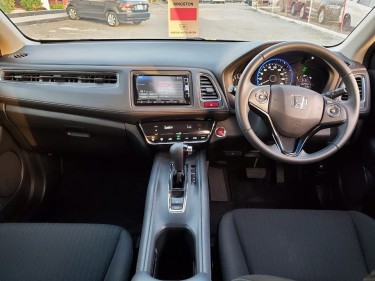 2015 Honda Vezel (Newly Imported)