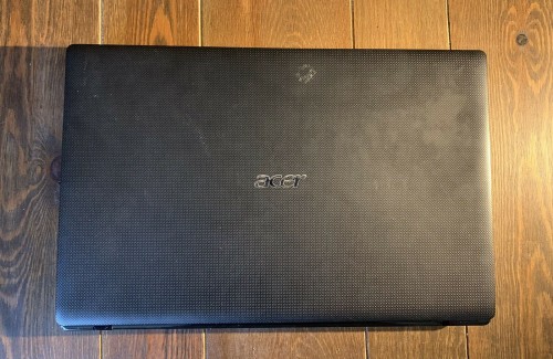 ACER LAPTOP  FOR SALE IN GREAT CONDITION