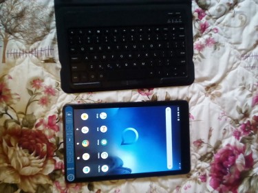 Brand New Tablet For Sale With Keyboard
