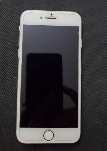 IPhone 6 (Like New Condition)