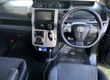 2012 Toyota Voxy
