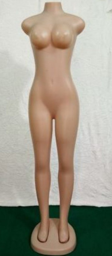 Mannequin (female)