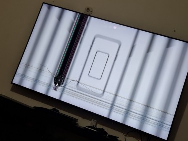 SAMSUNG 82 INCH QLED CRACKED SCREEN MAKE OFFERS