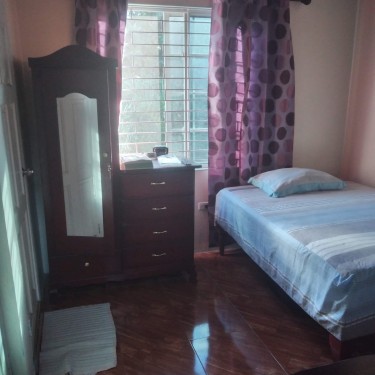 1 Bedroom & 1 Bath (Furnished):- Kingston