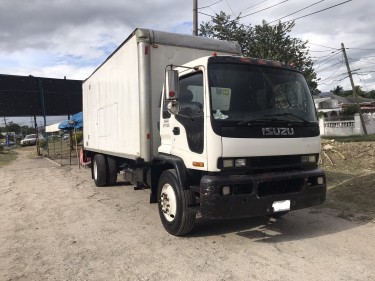 Isuzu FTR Box Truck 