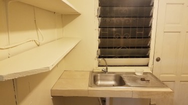 1 Bedroom Off Mona Road Students/working Person