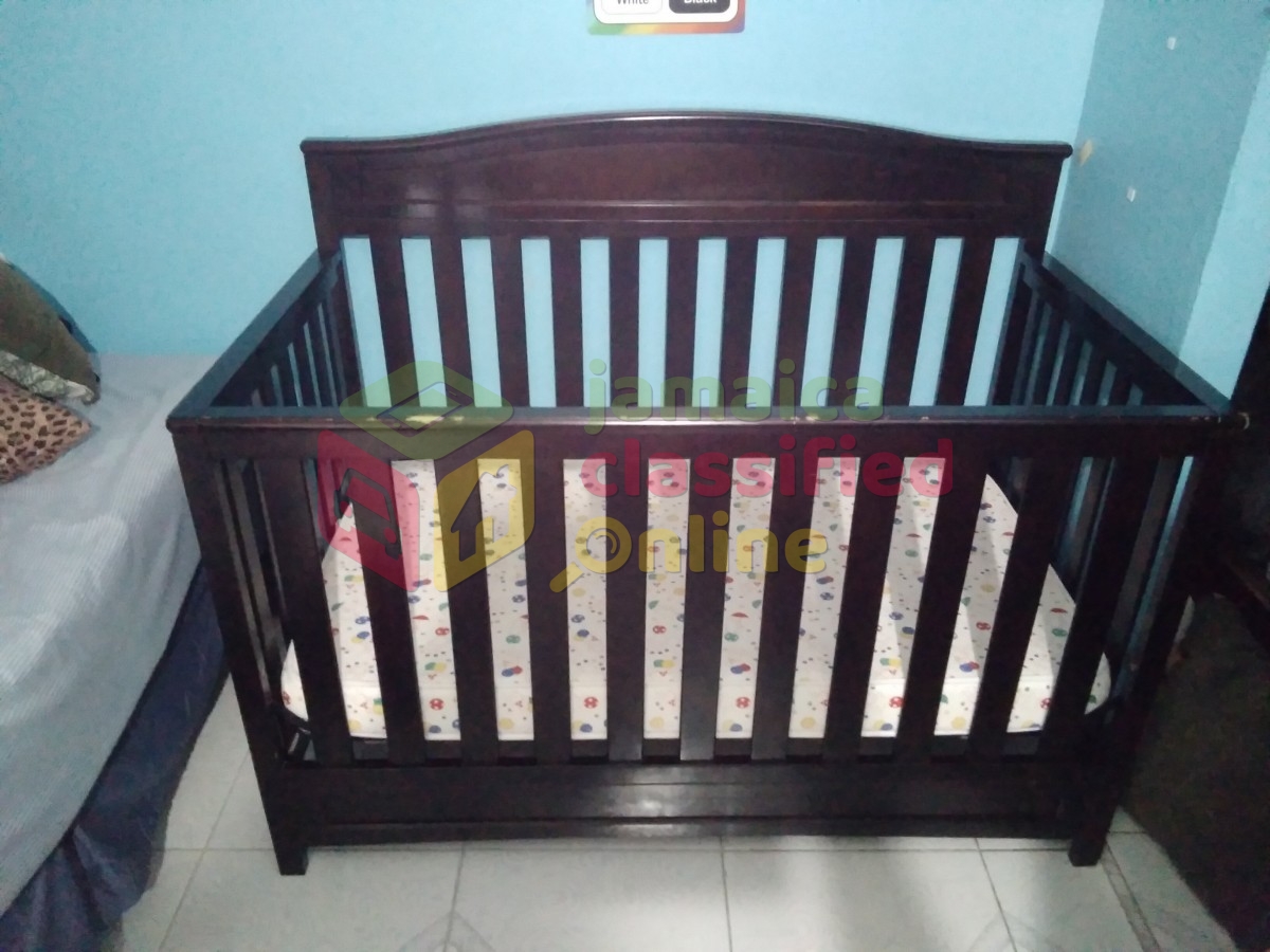 delta crib with changing table mattress