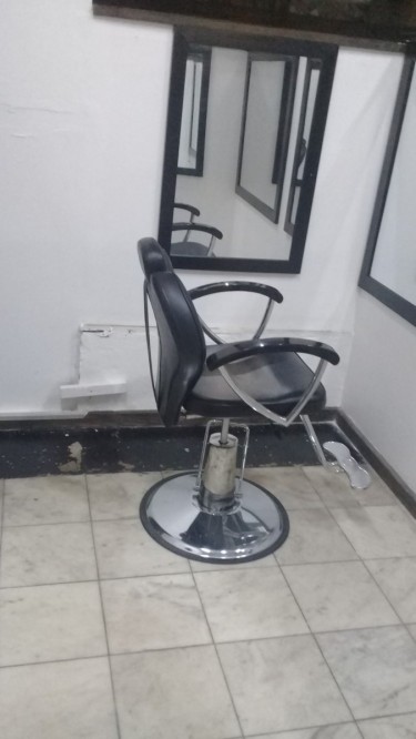 Barber Station And Nails Station For Rent