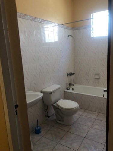2 Bedroom 1 Bathroom Apartment For Rent 