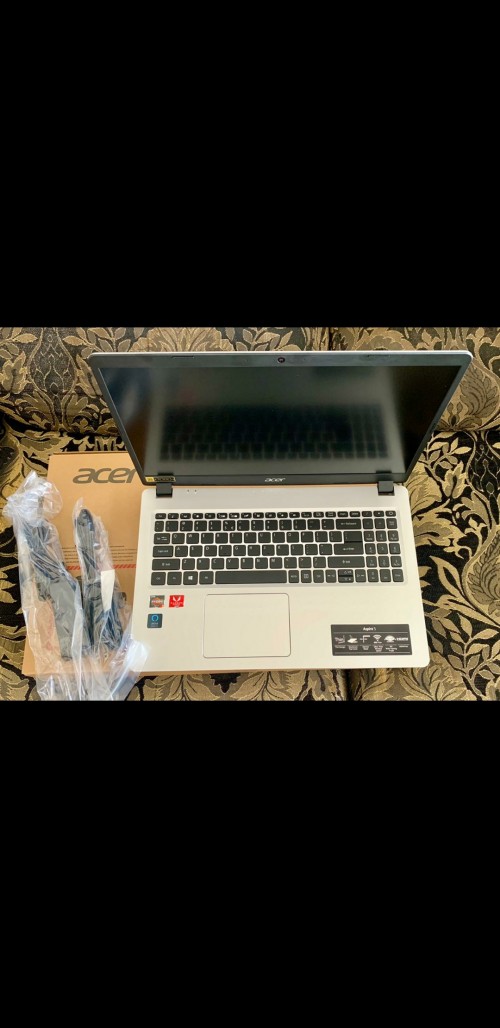 Brand New IN Box<br />
High Quality Acer Aspire 5