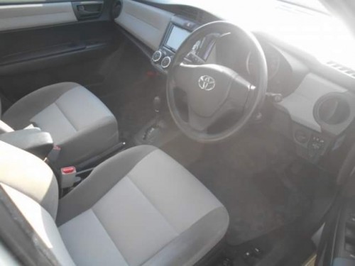 Toyota Corolla Axio 2015 1.5x $5,500 USD