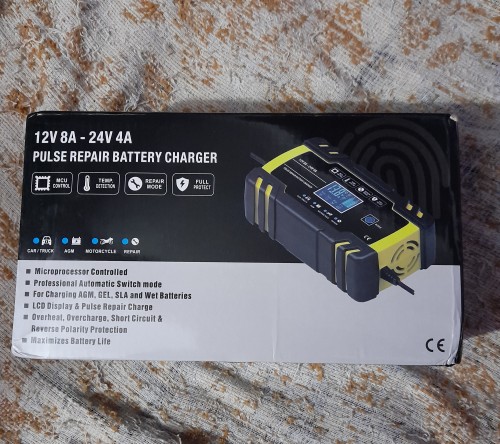 PLUSE REPAIR BATTERY CHARGE<br />
 12V 8A 24V