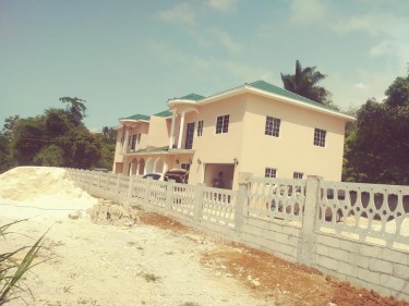 ORCHARD GARDEN 3 BEDROOMS 2.5 BATH FOR SALE