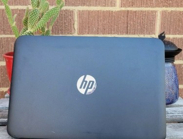 Like New HP Stream 11 Pro Laptop W10  SALE!!