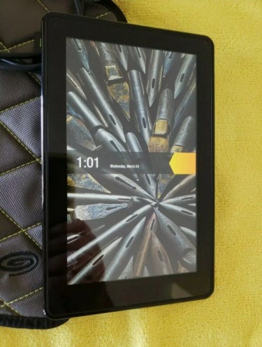 Like New Amazon Kindle 7inch Tablet+CASE!