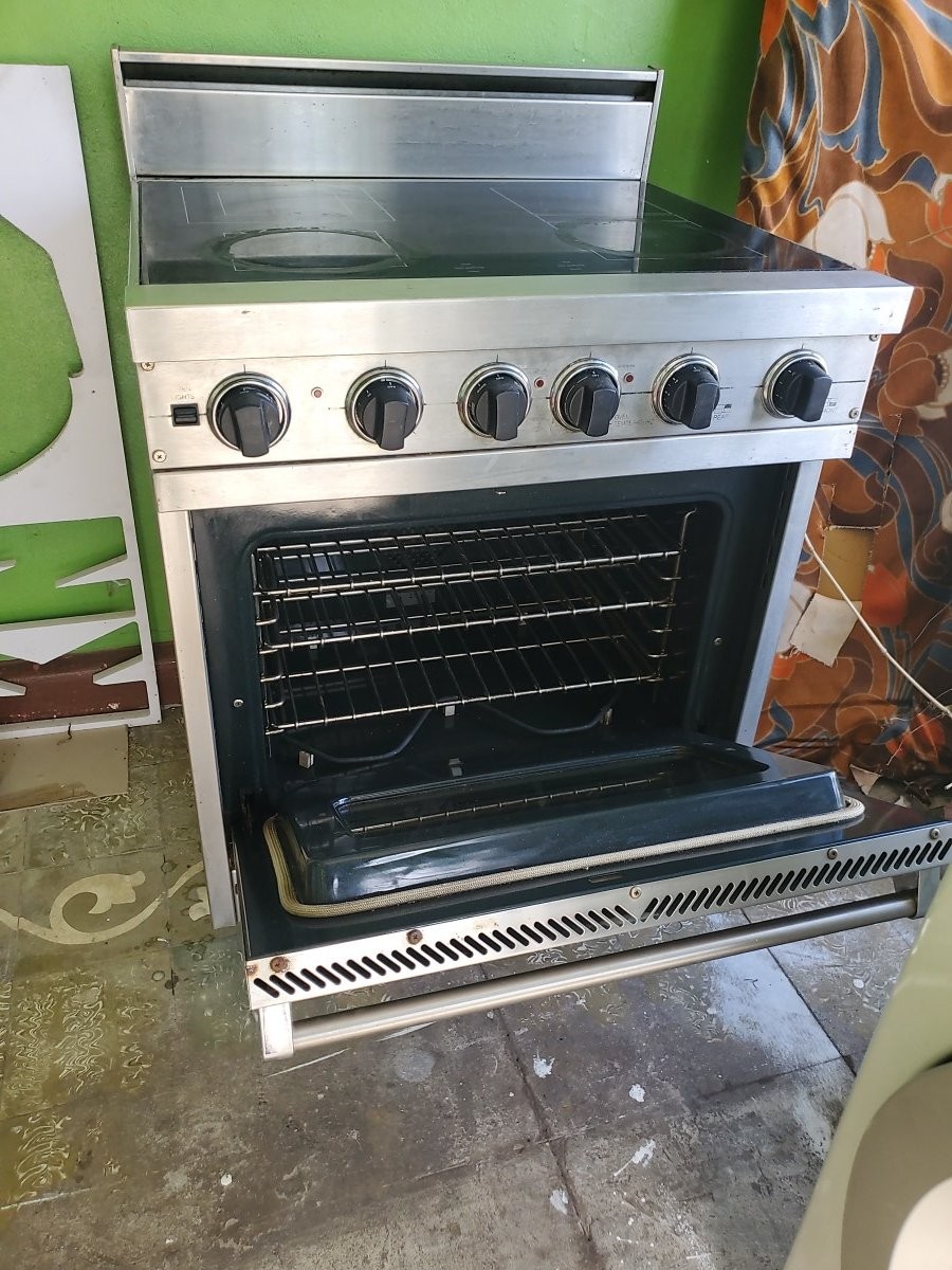 For Sale Viking Professional 4 Burner Electric Stove Kingston And St