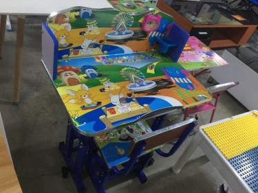 2-5 Year Old Desk And Chair 