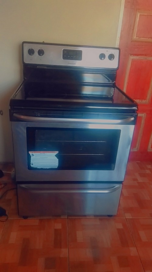 Fridgidaire Electric Stove 30 Inch