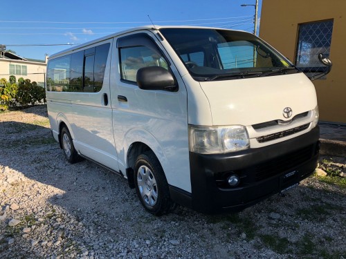 2010 Toyota Hiace Bus