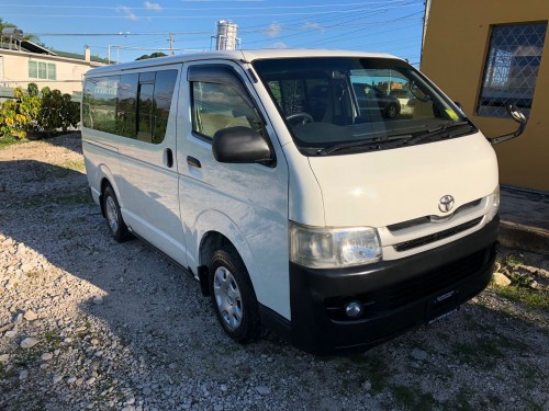 2010 Toyota Hiace Bus