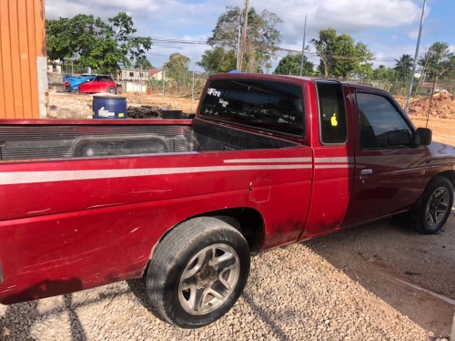 Nissan Pick Up Van