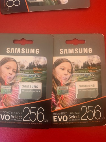 Brand New Sealed Samsung 256GB 100MB/s Memory Card
