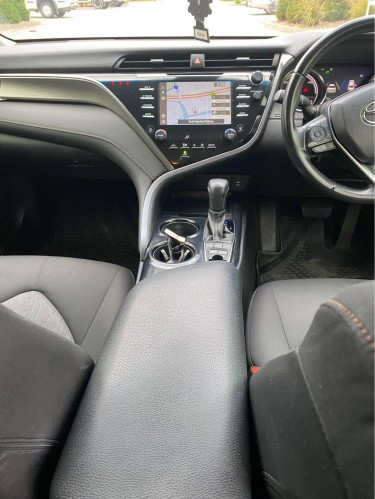 2018 Toyota Camry Sports Hybrid 