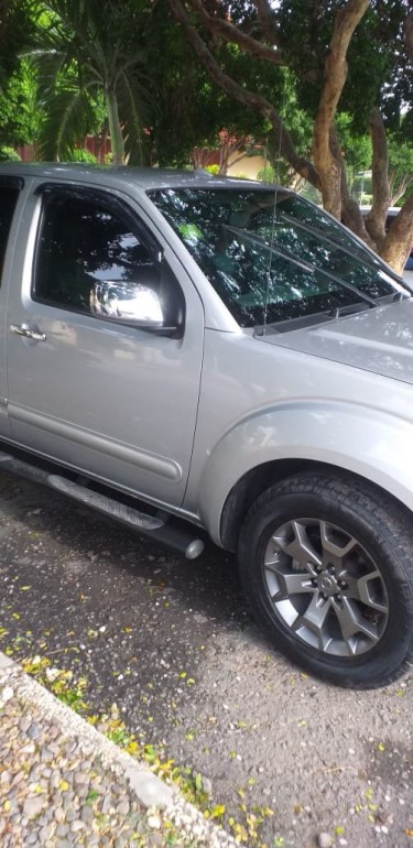 2014 Nissan Frontier Van 