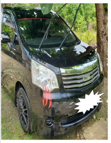  Toyota Noah 8 Seater 