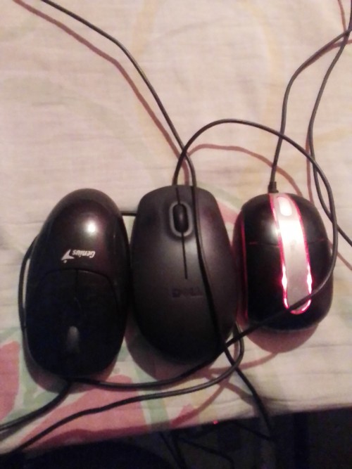 Keyboard And Mouse 3mouse Gud Condition