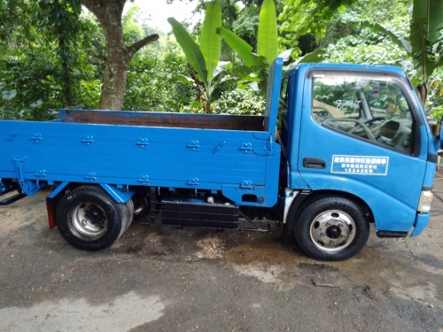 2005 Toyota Hino Dutro Flat Bed 3 Ton Truck