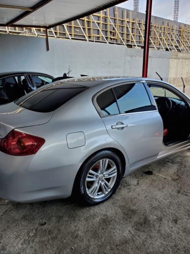 2011 Infiniti Skyline