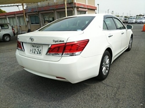 Toyota Crown Royal Saloon 2012