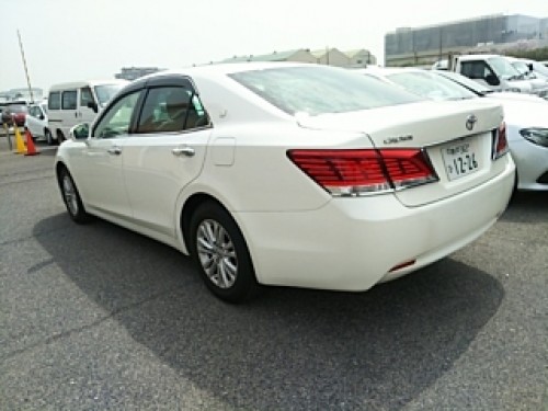 Toyota Crown Royal Saloon 2012