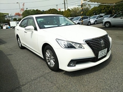 Toyota Crown Royal Saloon 2012