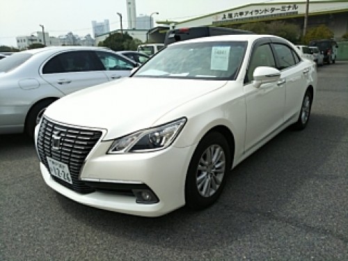 Toyota Crown Royal Saloon 2012