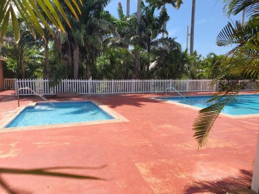 Beautiful 2 Bedroom 1 Bath Caymanas Country Club