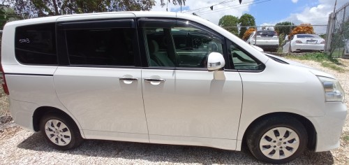 Toyota Noah XL Smart Edition 2012, Newly IMPORTED