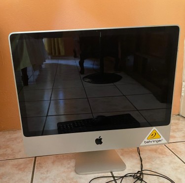 Apple I-MAC Computer